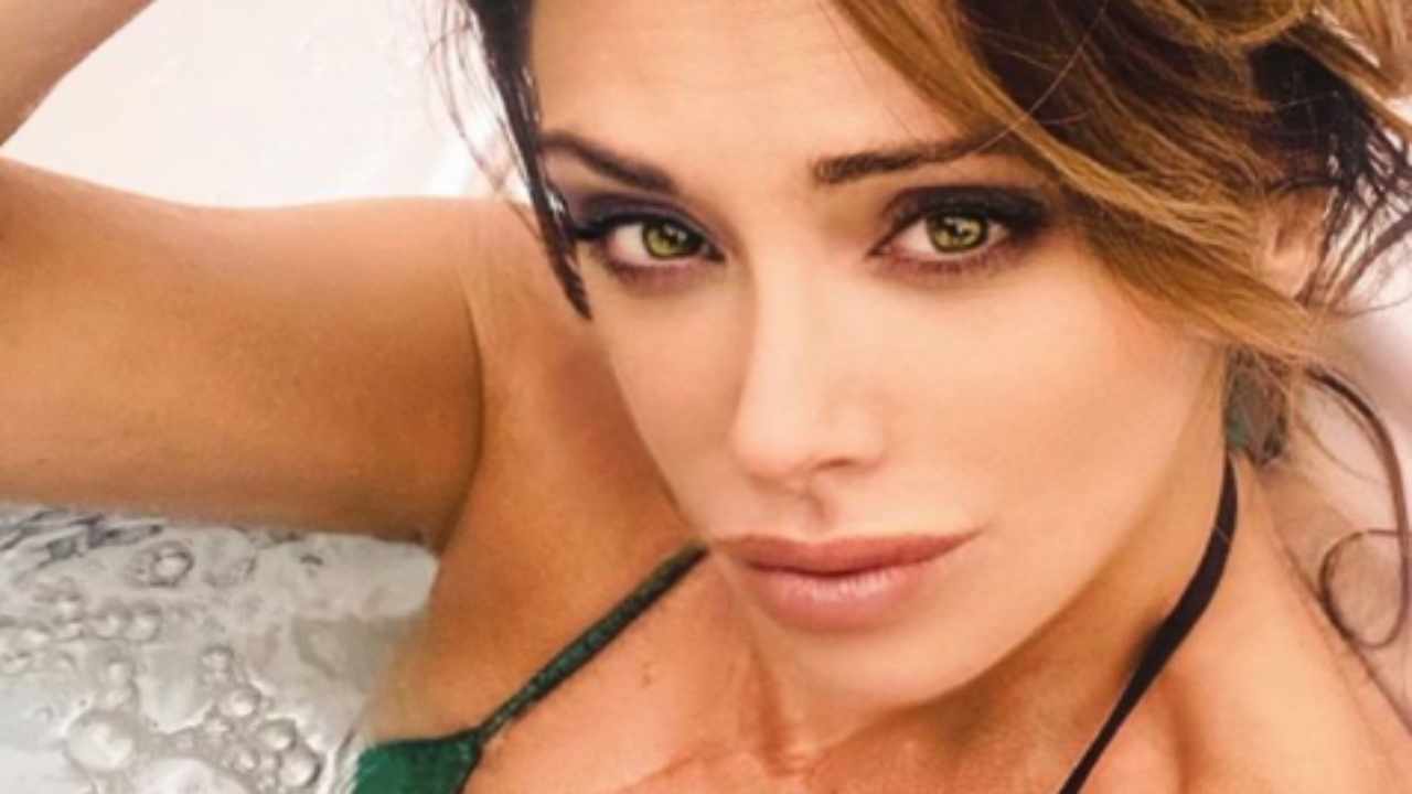 Sabrina Salerno Pantera Seducente Senza Veli Corpo Da Schianto Foto