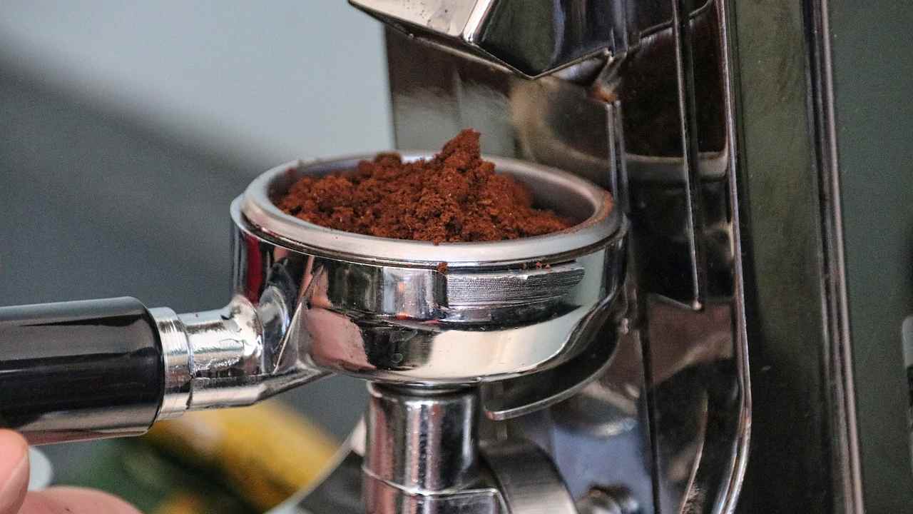 fondi di caffè pelle capelli