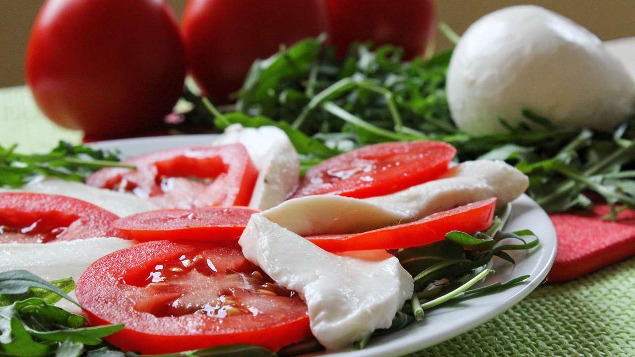 mozzarella pomodori prosciutto abbinamenti