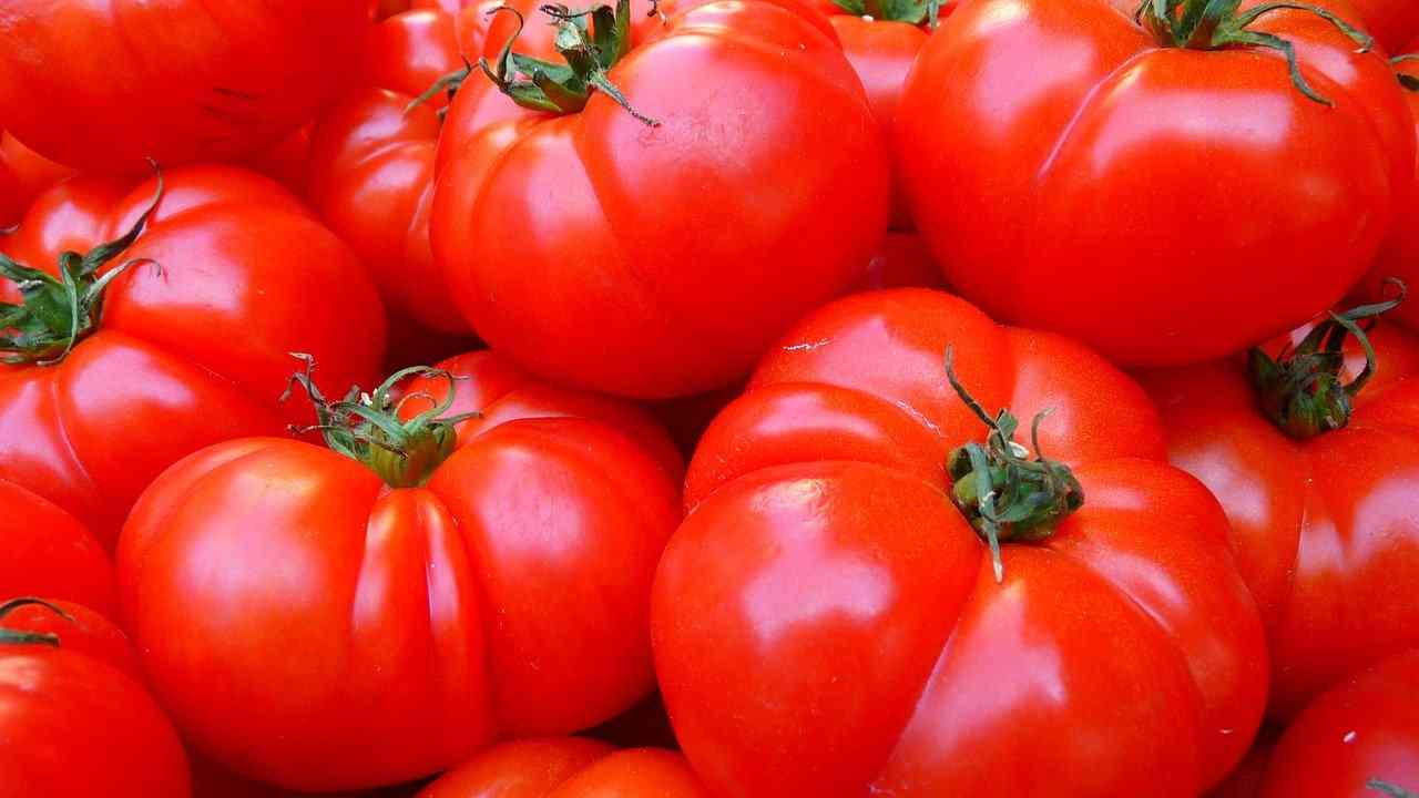 Pomodori rossi conservazione trucchi