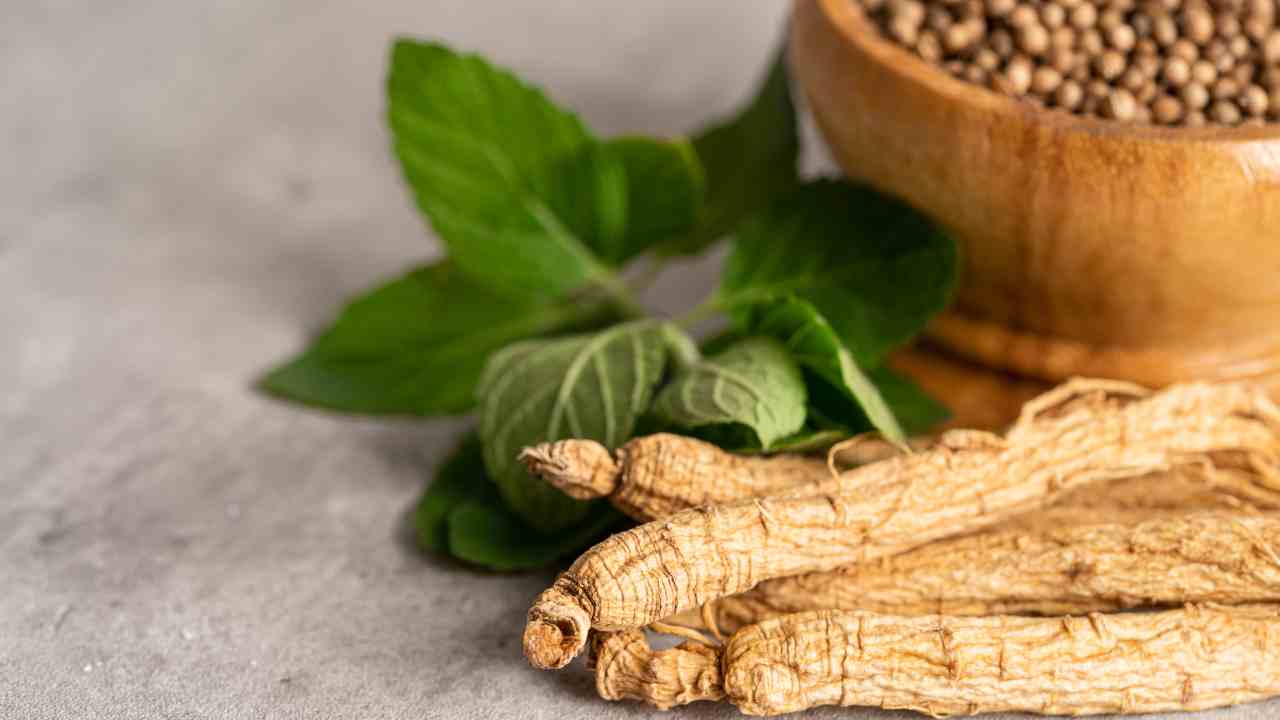 ginseng proprietà benefici effetti collaterali