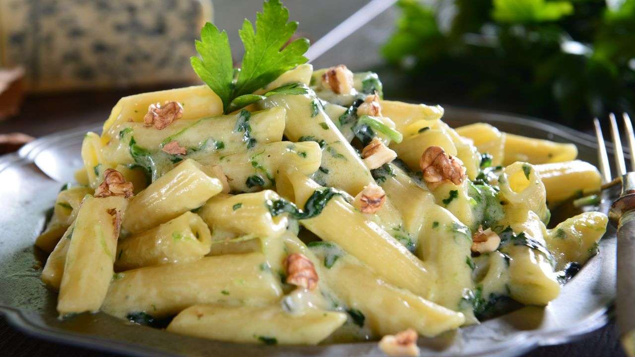 ricetta pasta gorgonzola noci