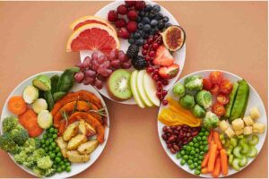 piatti con frutta e verdura