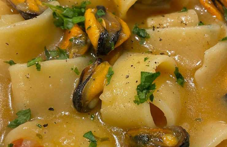 Calamarata con patate e cozze