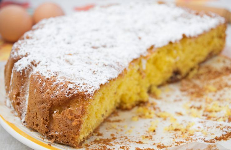 Torta con zucchero a velo