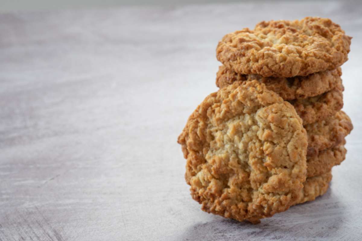 Biscotti di avena e mele