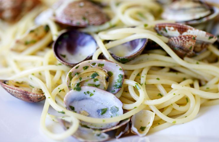 spaghetti vongole ricetta