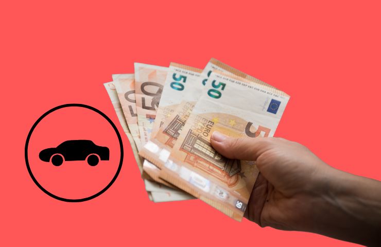 logo auto e mano con banconote 50 euro