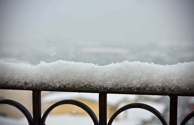 Balcone innevato