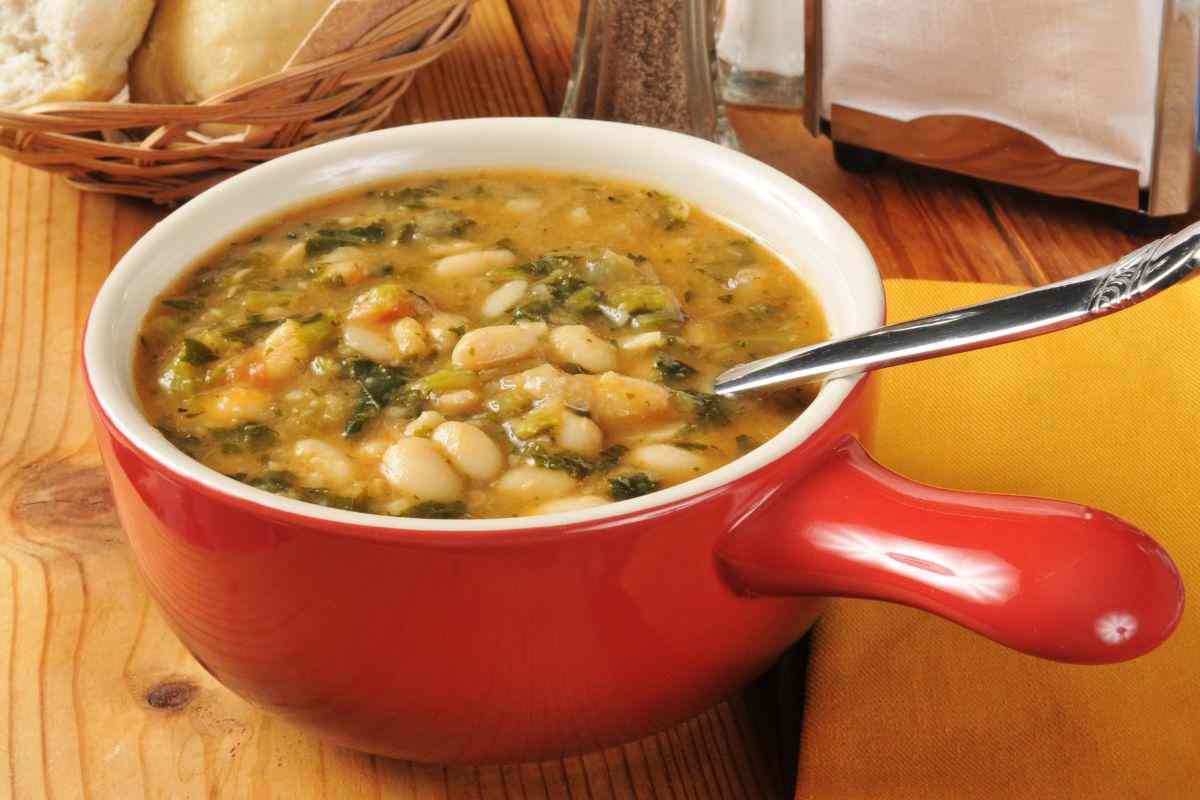 preparazione zuppa fagioli